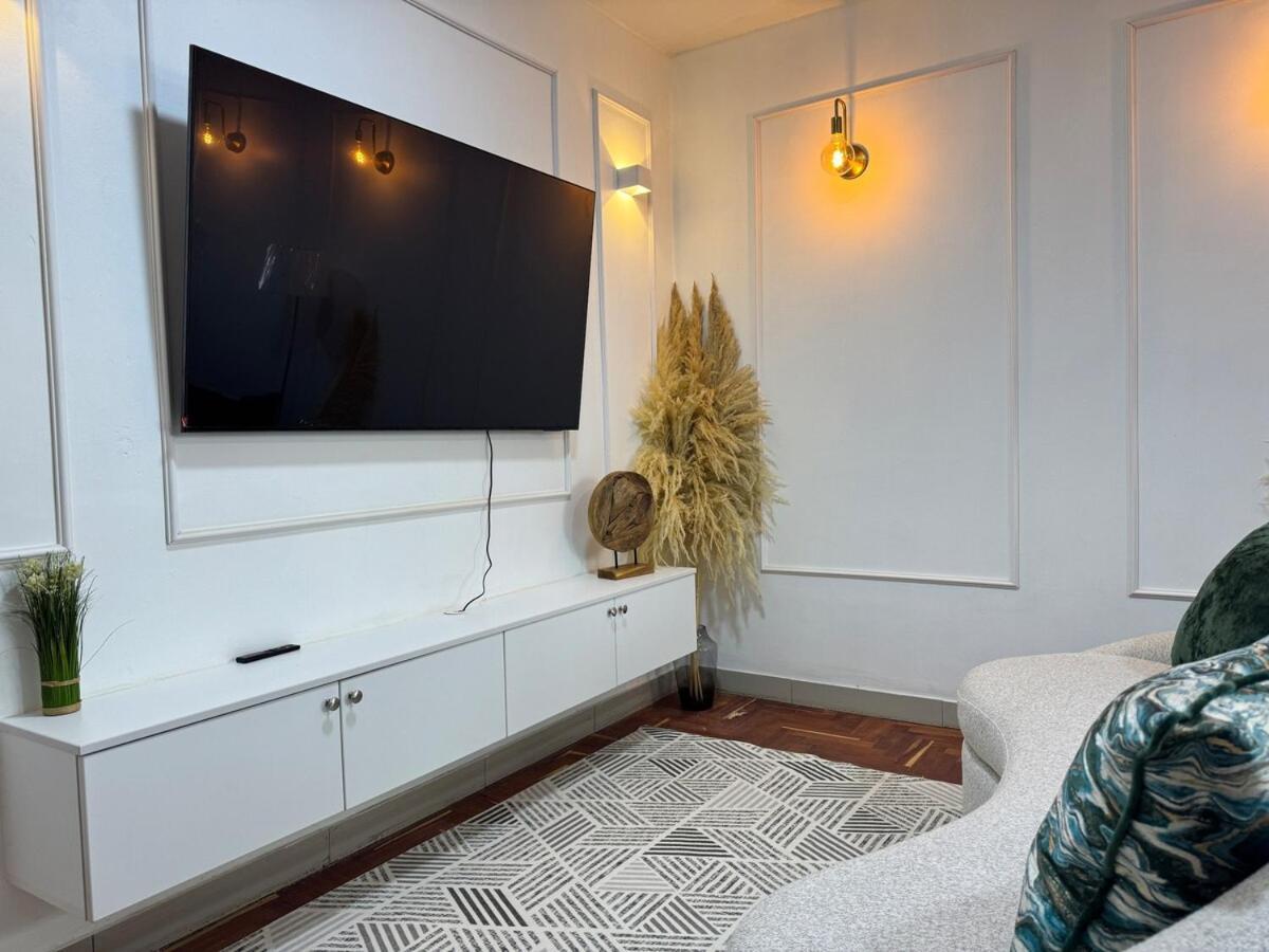 Apartment Luxuriou 2 Blocks From The Main Square 4 Bed