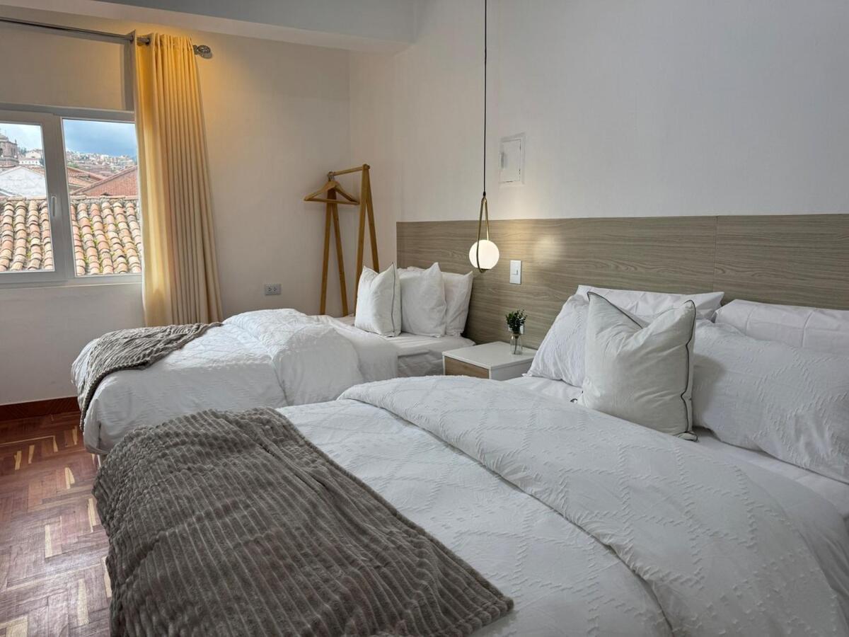 Luxuriou 2 Blocks From The Main Square 4 Bed *