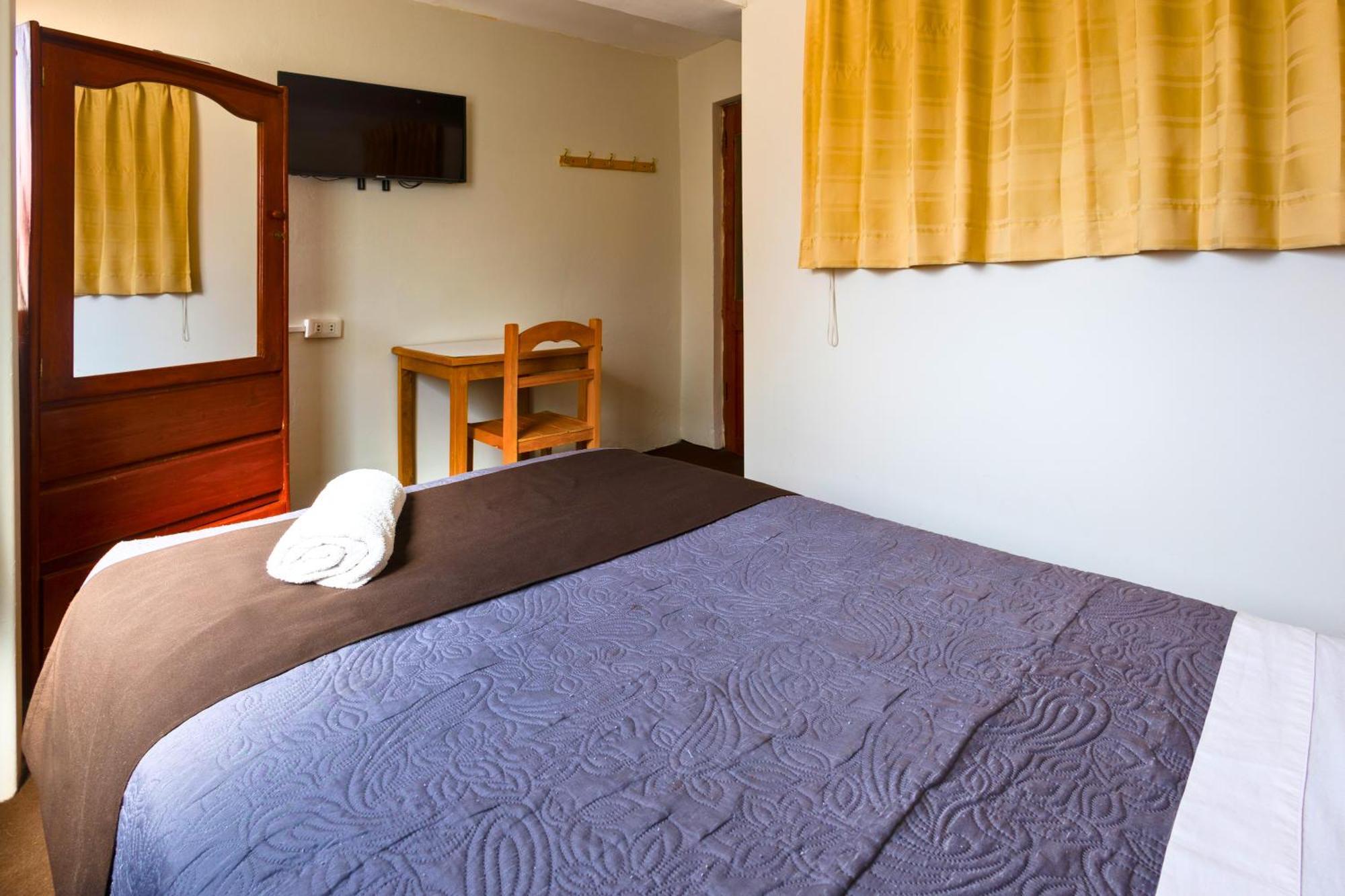 Bed & Breakfast Hermoza House