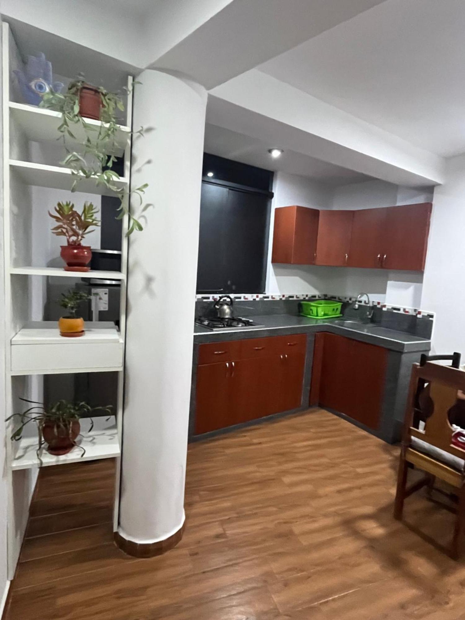 Homestay Thania House *
