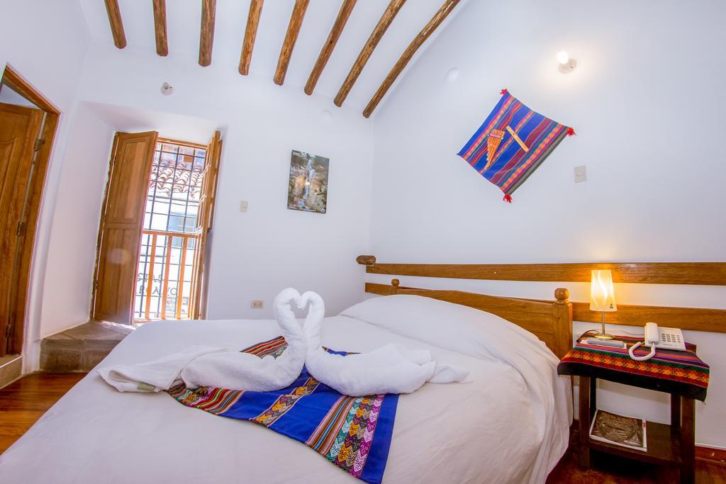 Inn El Grial