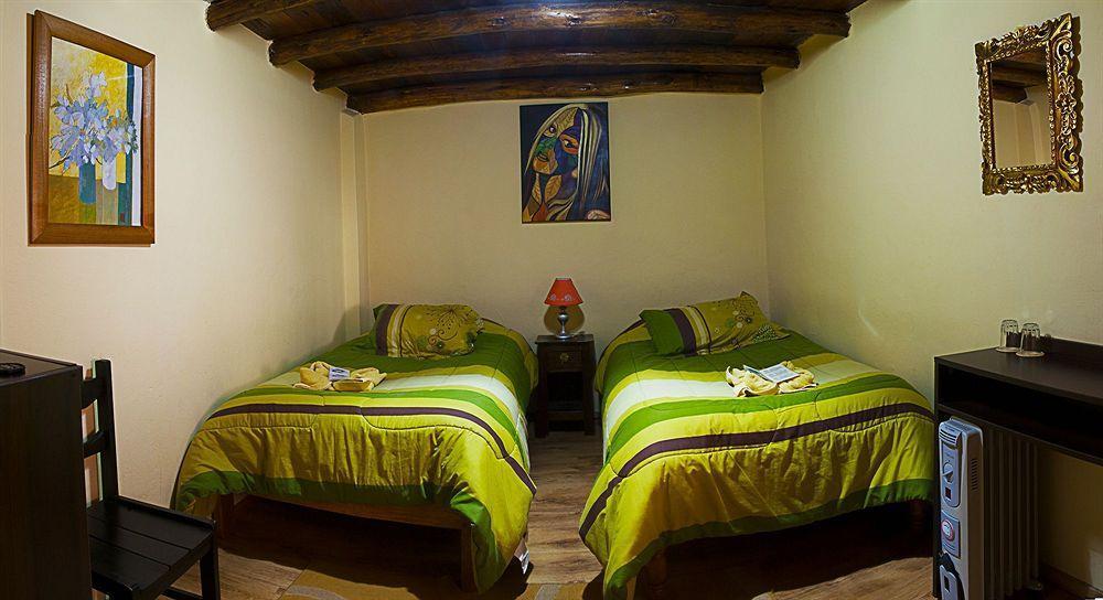 Casona Les Pleiades Bed & Breakfast 2*