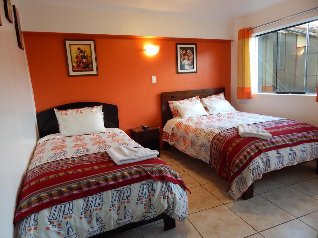 Qori Punku 2*