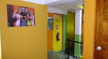 Sunset House Hostel *