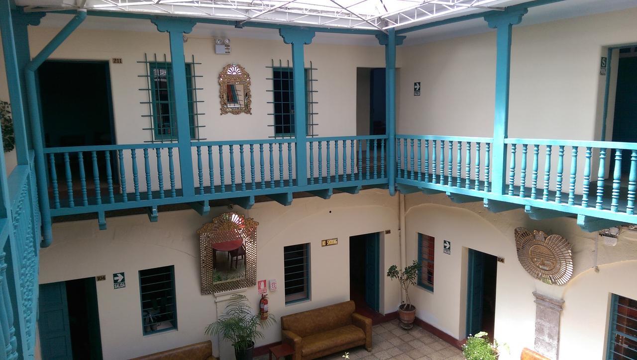 Bed & Breakfast Hostal Suecia 2