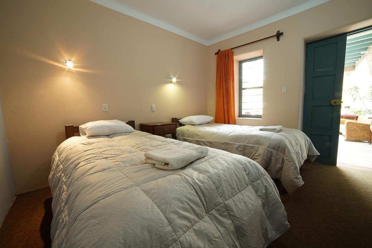 Bed & Breakfast Hostal Suecia 2