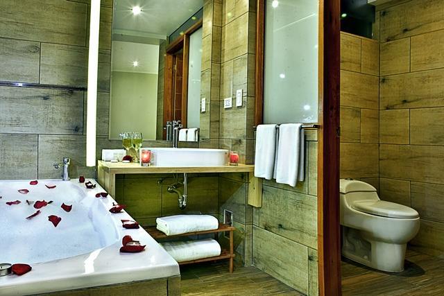 Polo Corporativo San Sebastian Hotel 3*