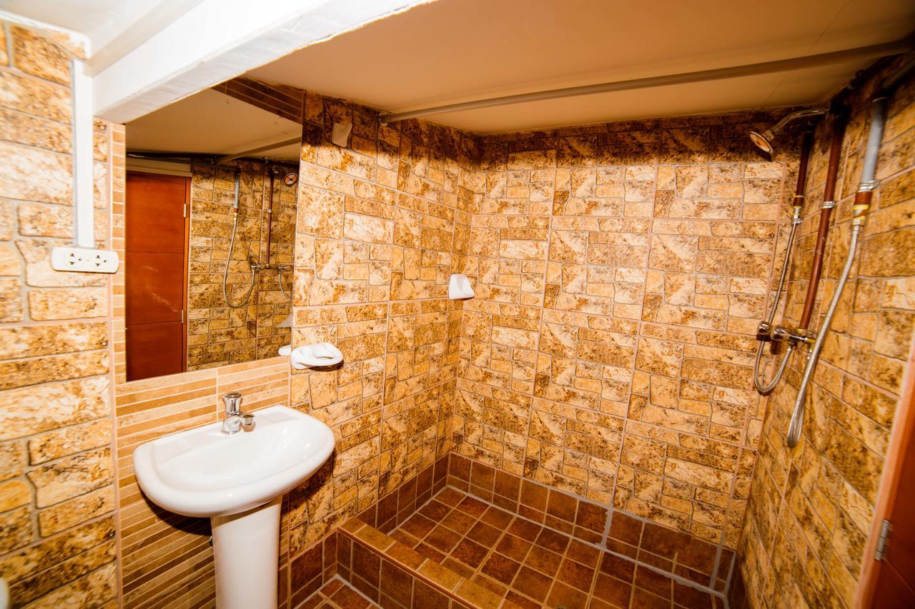 Ukukus Hostel *