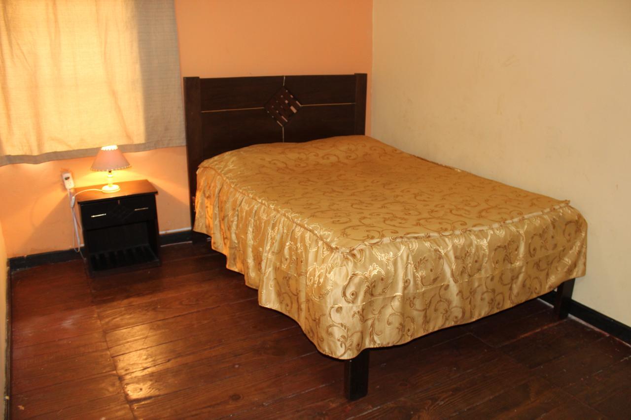 Hostel Robertos