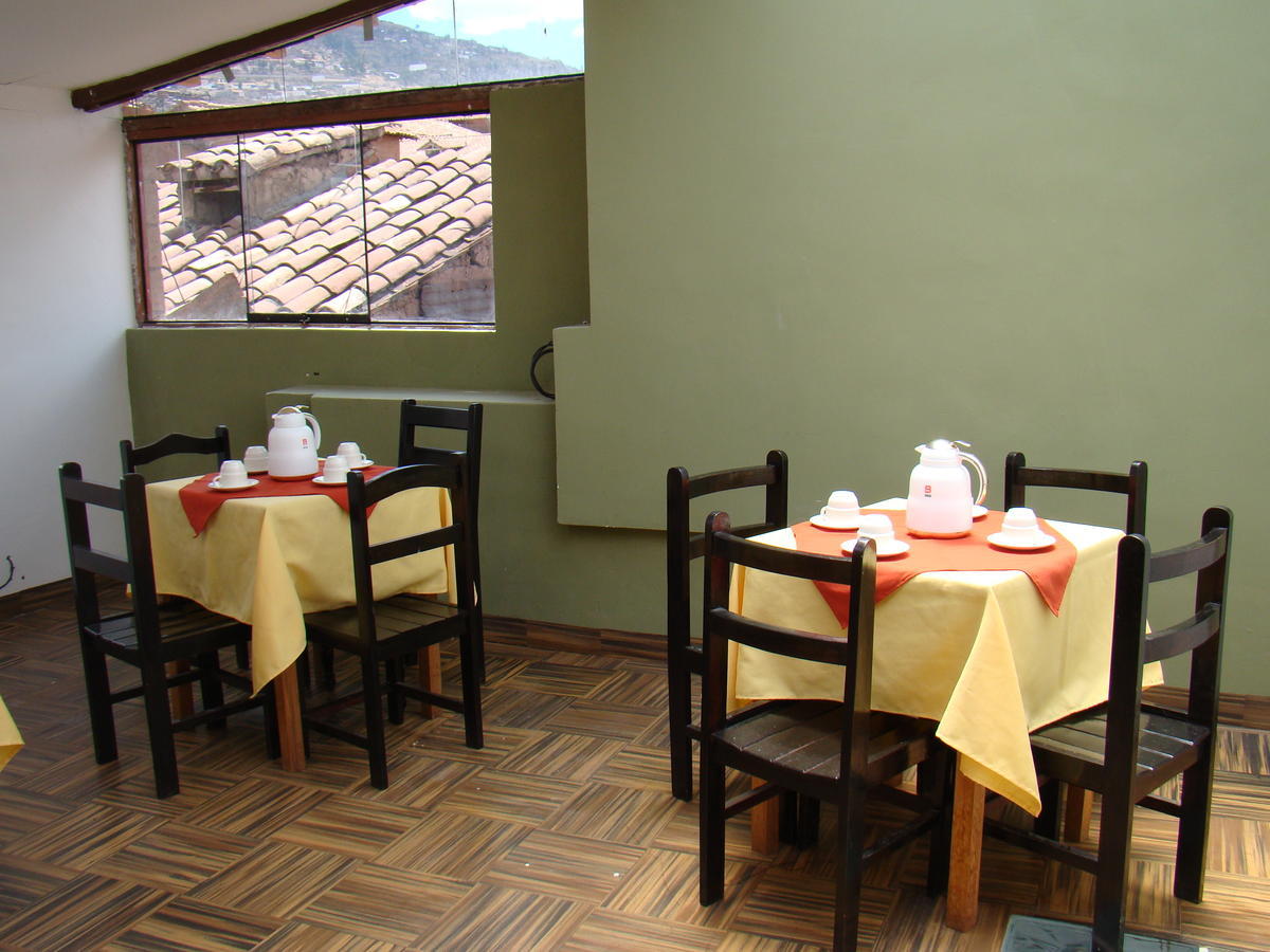 Pumas Guest house *