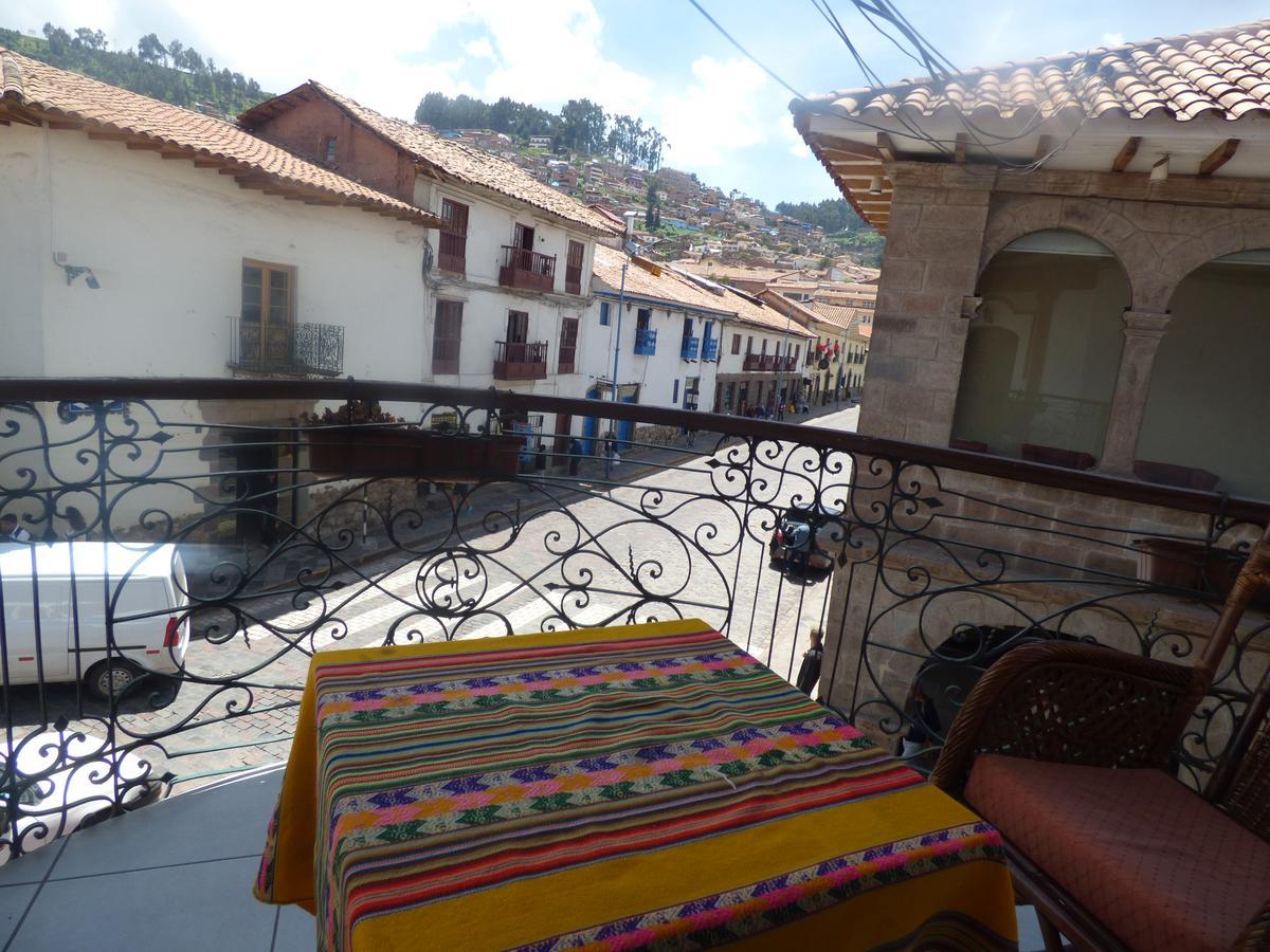The Grassshopper Plaza De Armas * Cusco