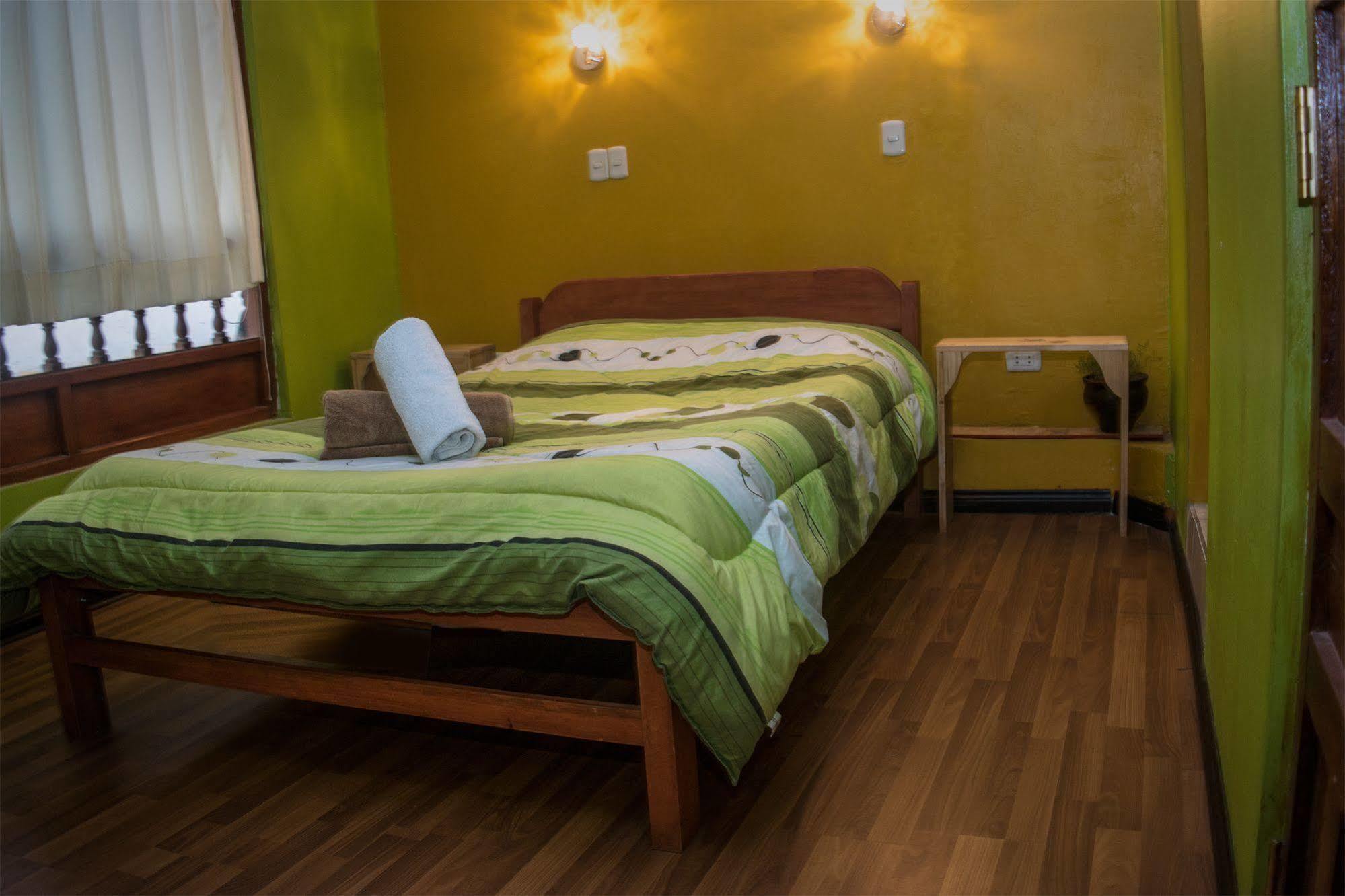 Hostel Sunset House *