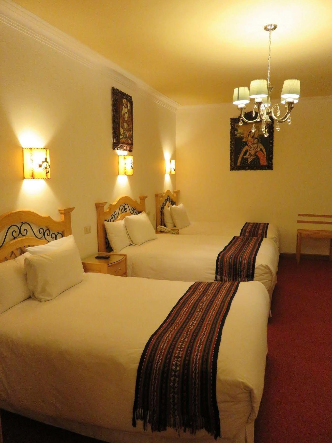 Rojas Hotel 3*