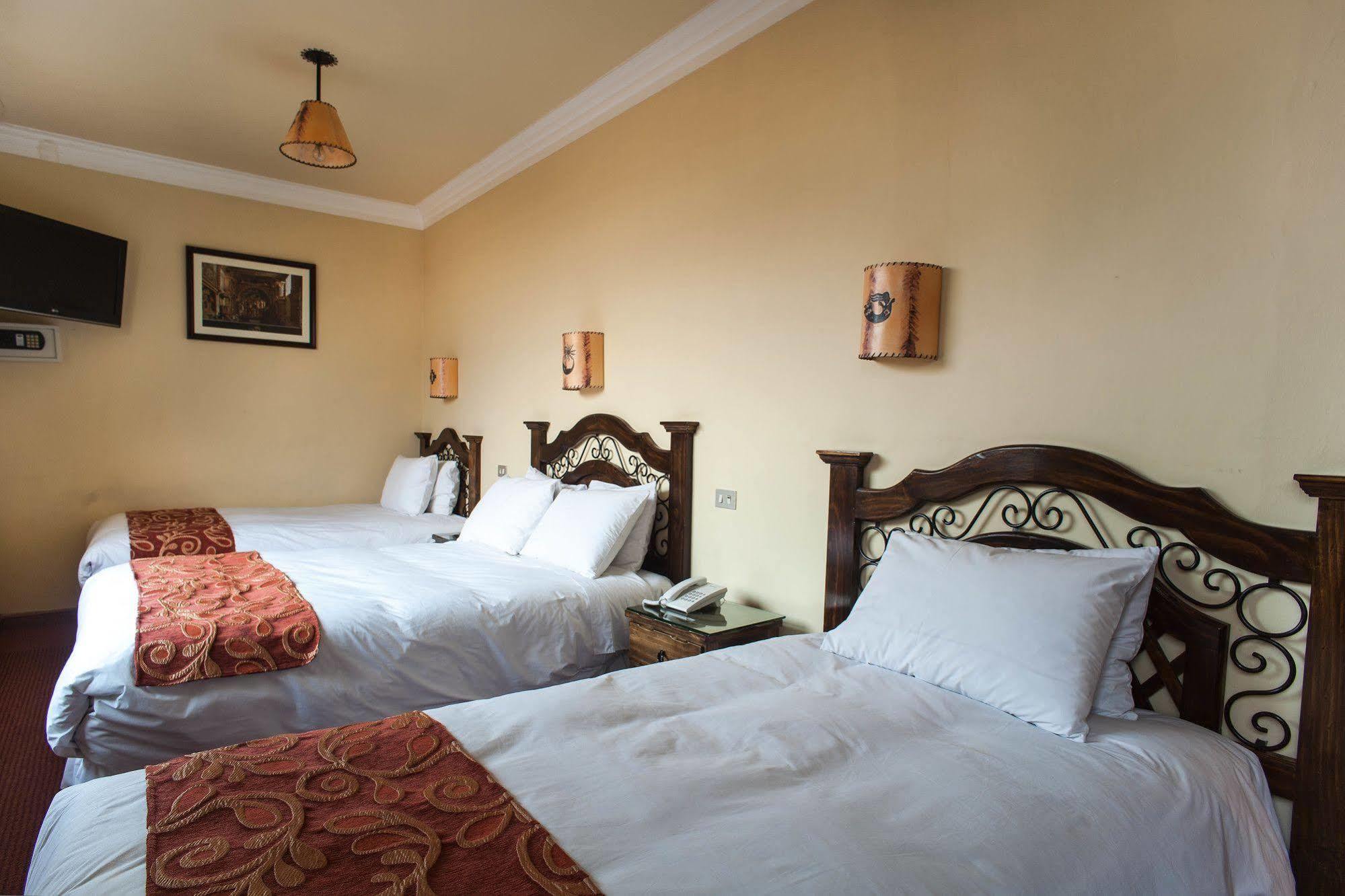 Rojas Hotel 3*