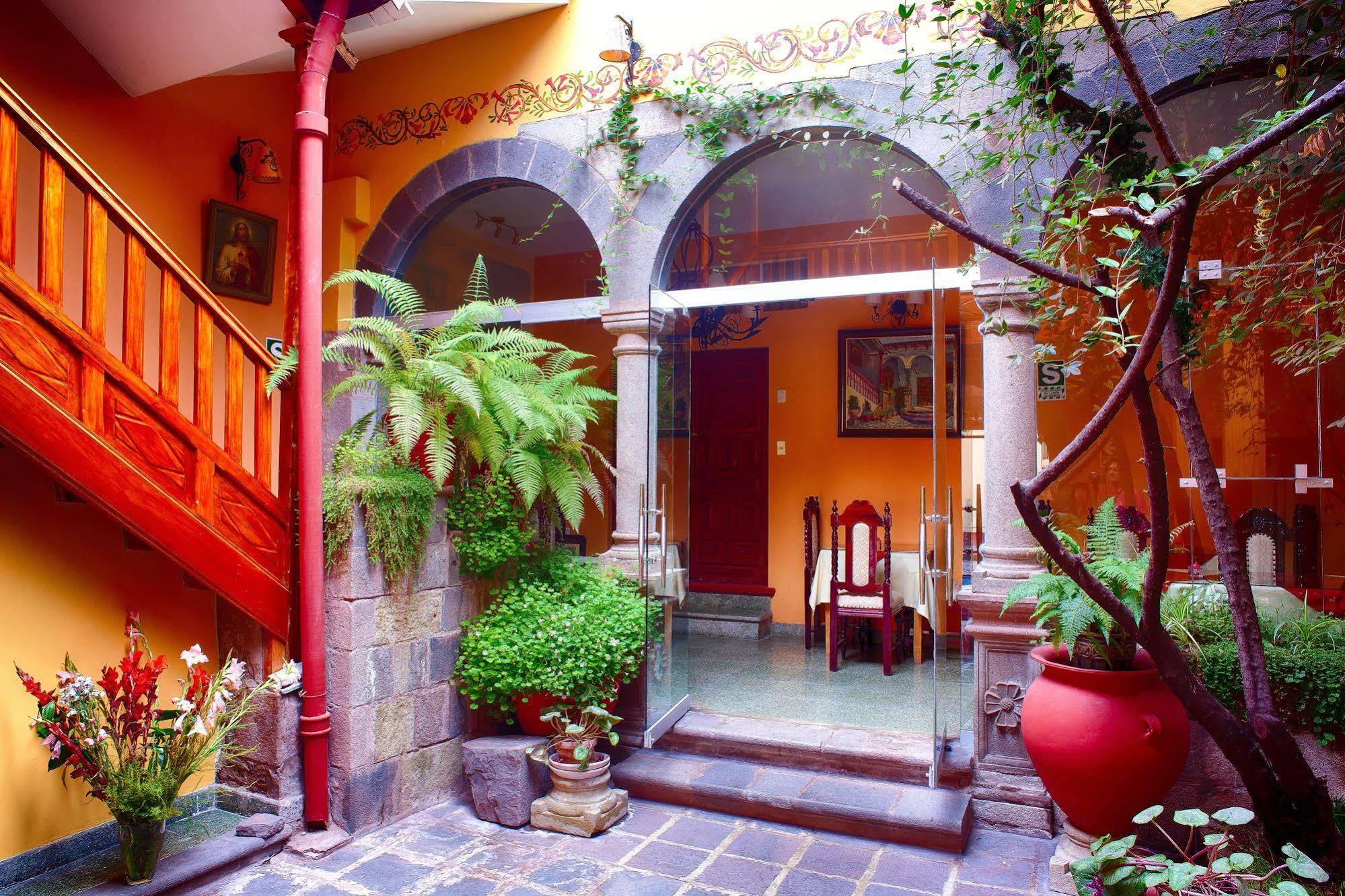 Rojas Hotel 3*