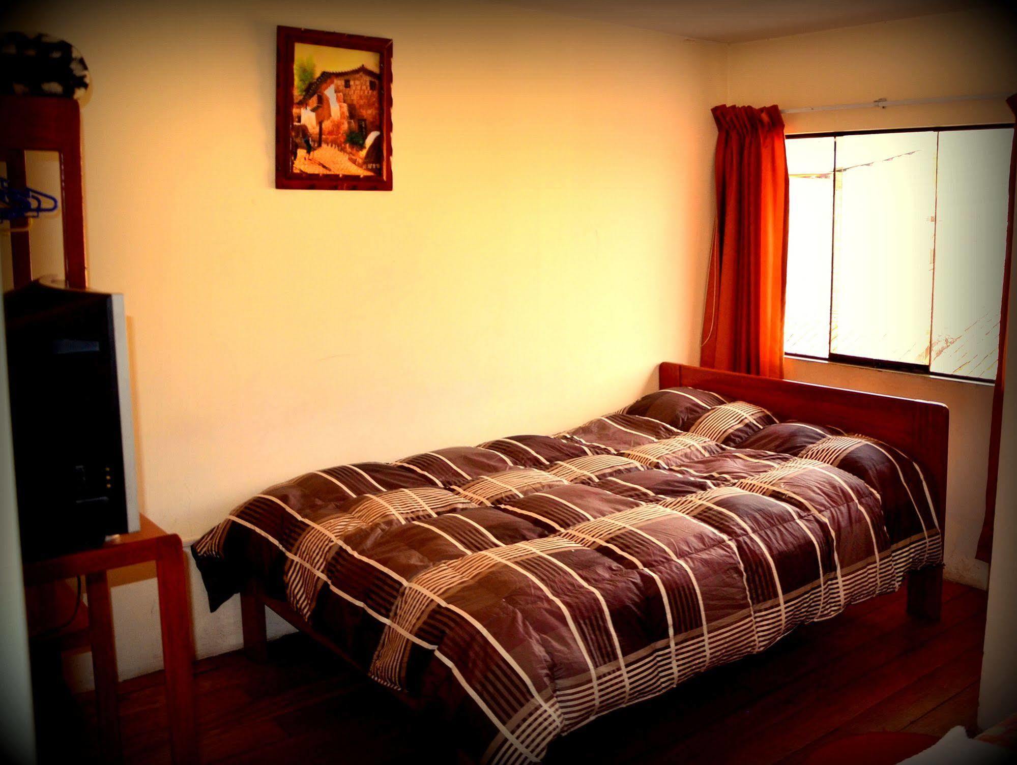 Bed & Breakfast Keros 2*