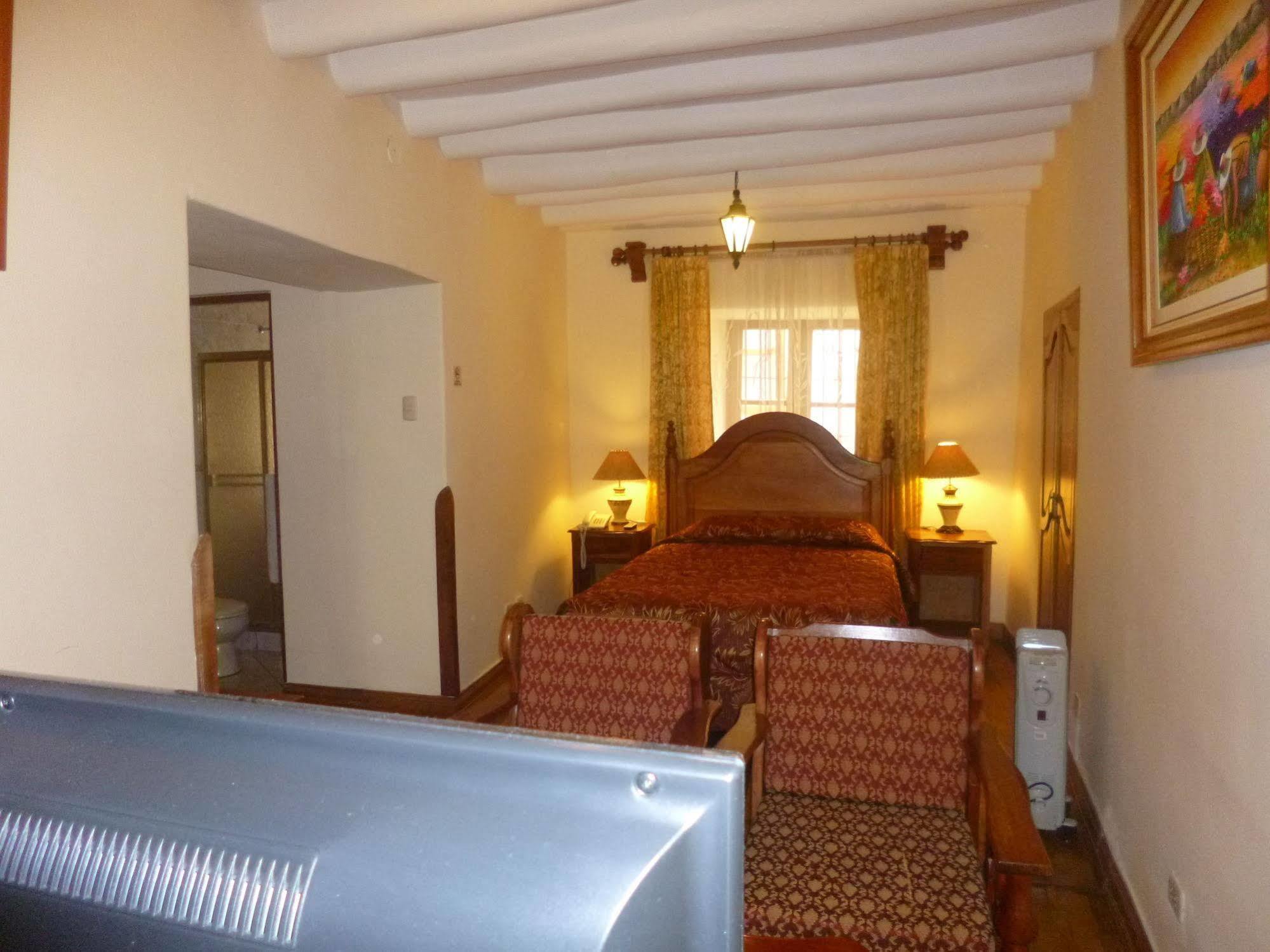 Midori Hotel 3*