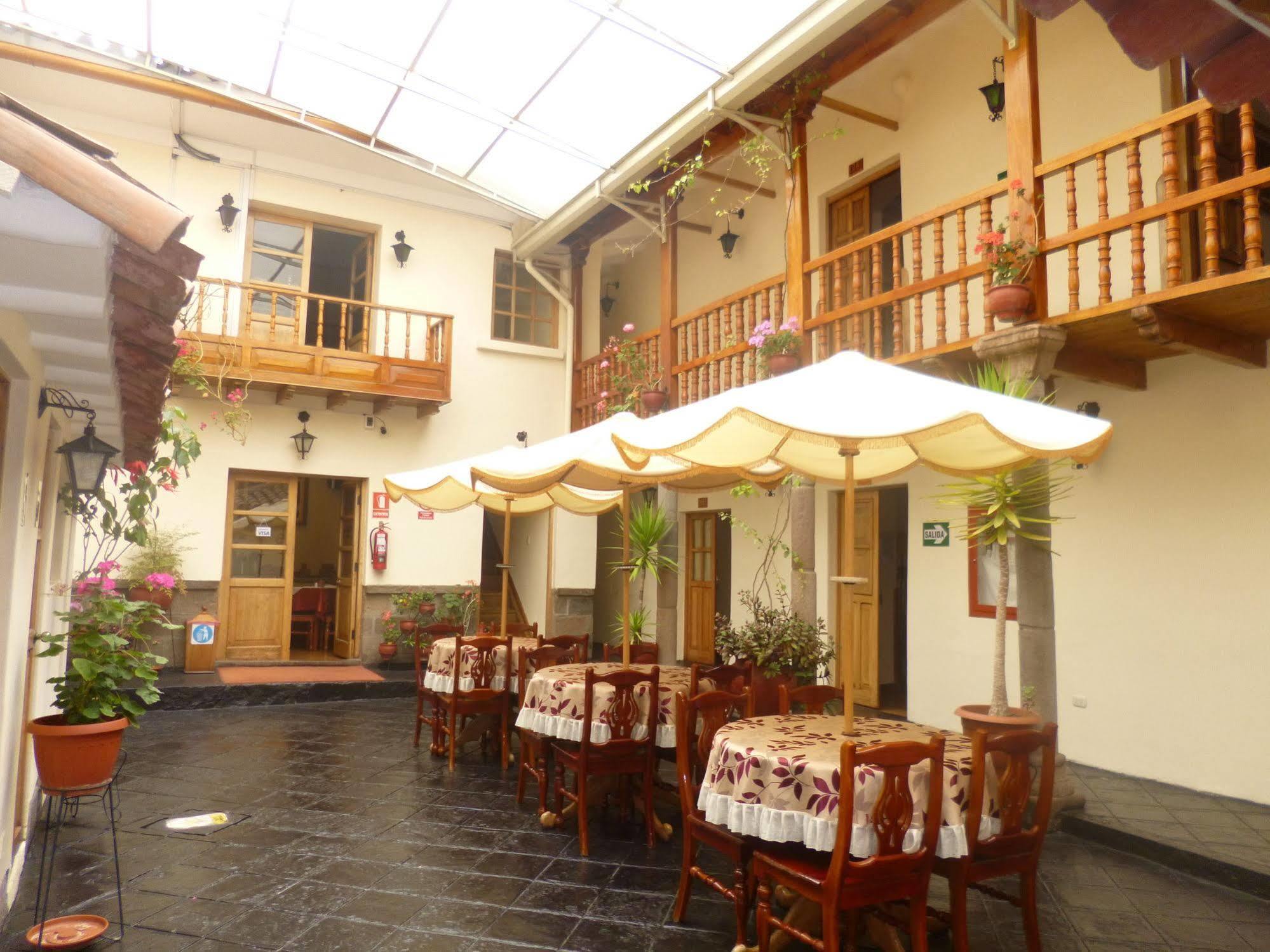 Midori Hotel 3*