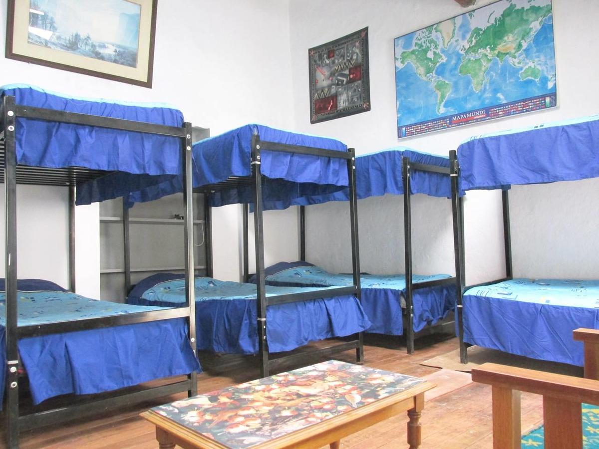 Casona Familiar Mundo Viajero Hostel *