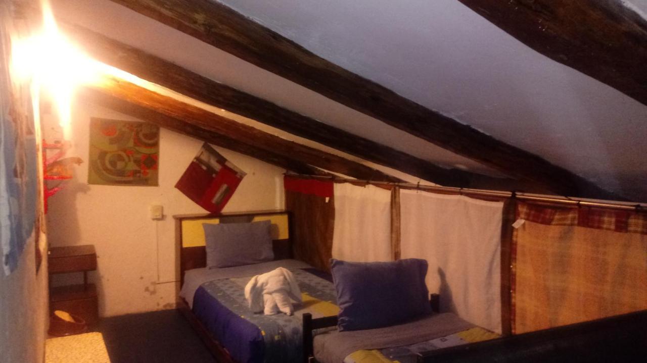 Casona Familiar Mundo Viajero Hostel