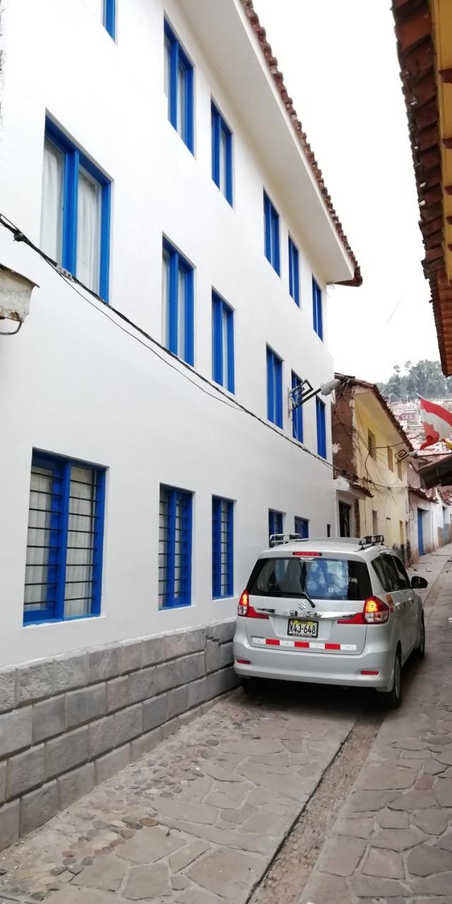 Samana House