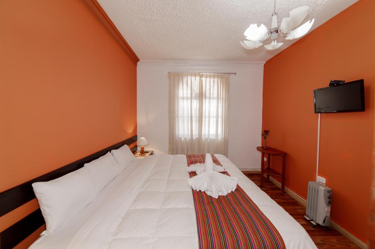 Carlos V Hotel 2*