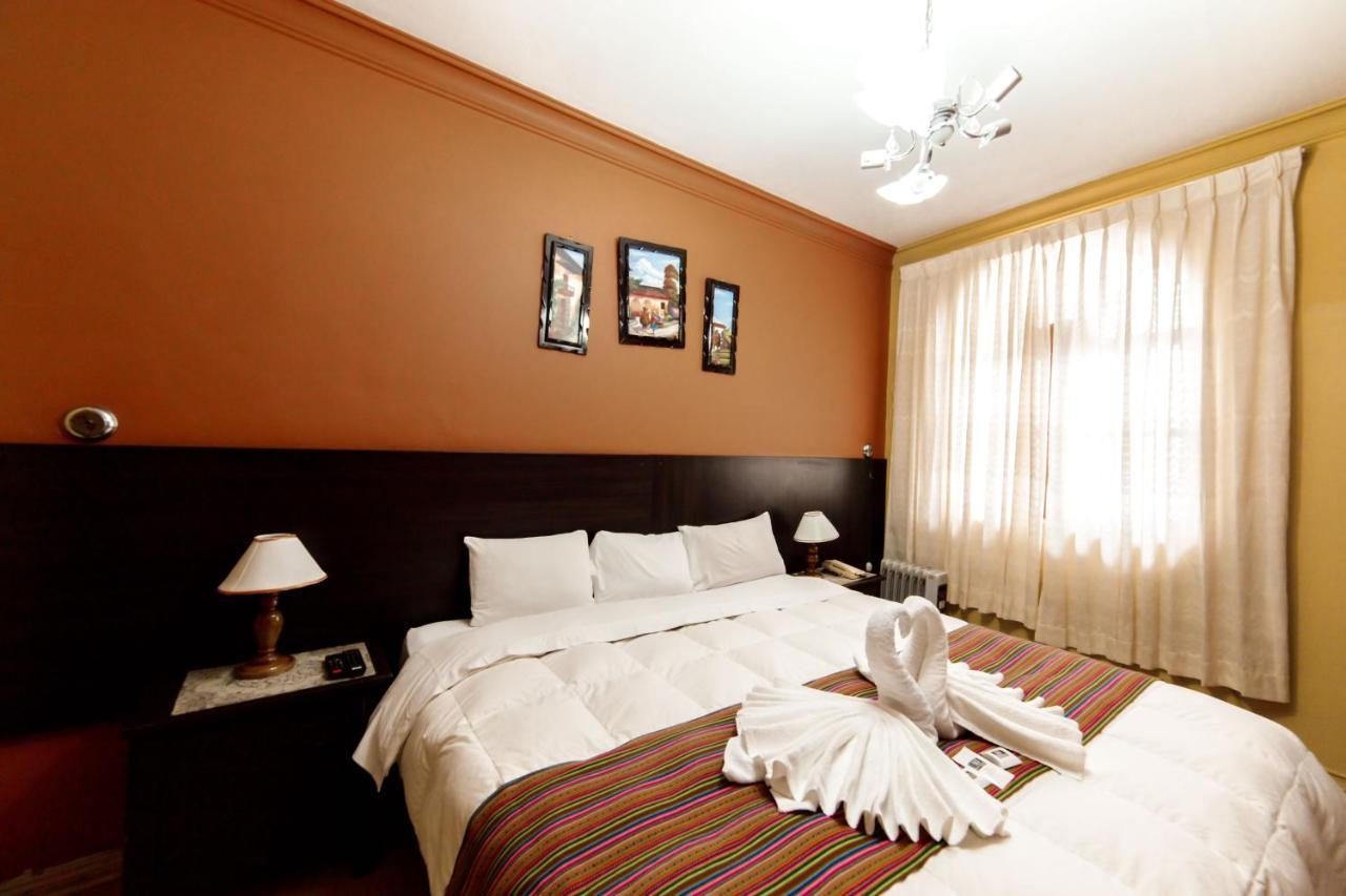 Carlos V Hotel 2*