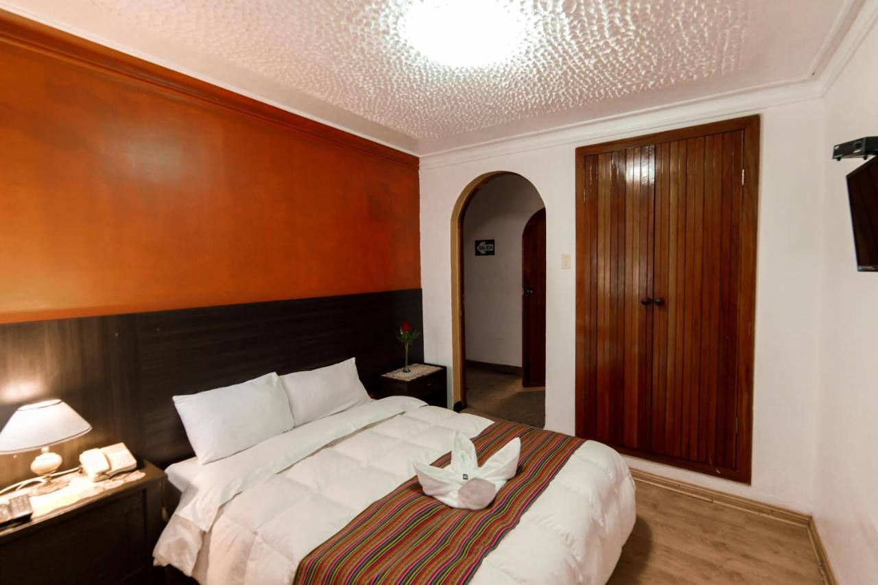 Carlos V Hotel 2*