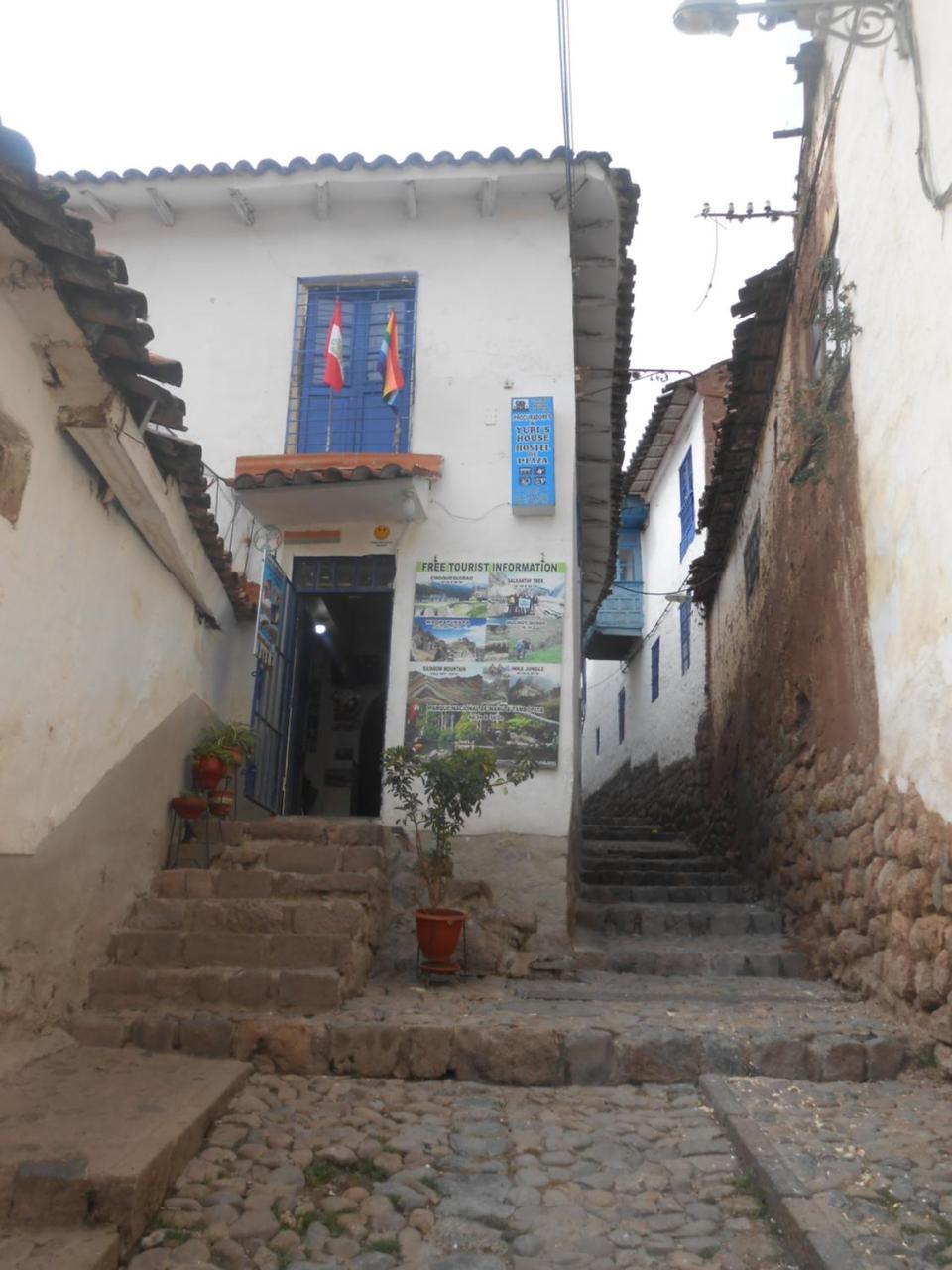 Deyvi's House De Plaza Hostel *