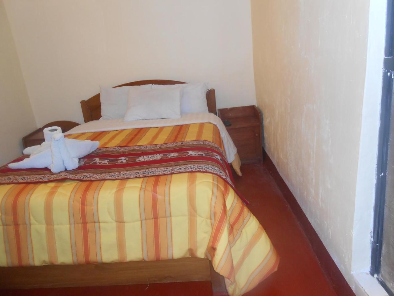 Deyvi's House De Plaza Hostel