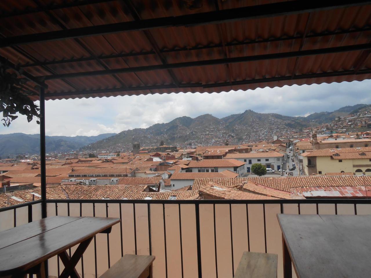 Deyvi's House De Plaza Hostel *