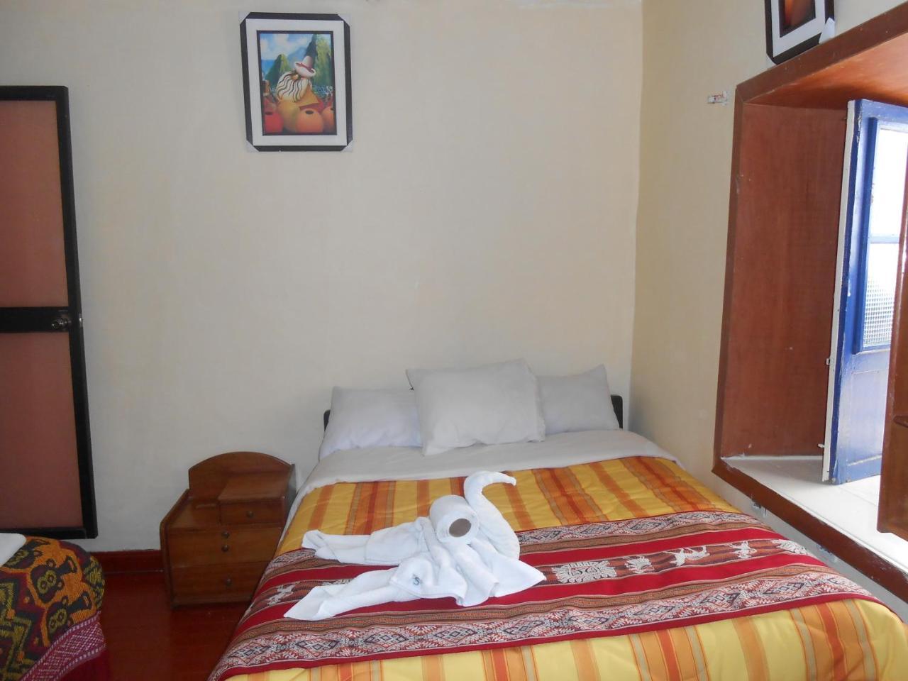 Deyvi's House De Plaza Hostel