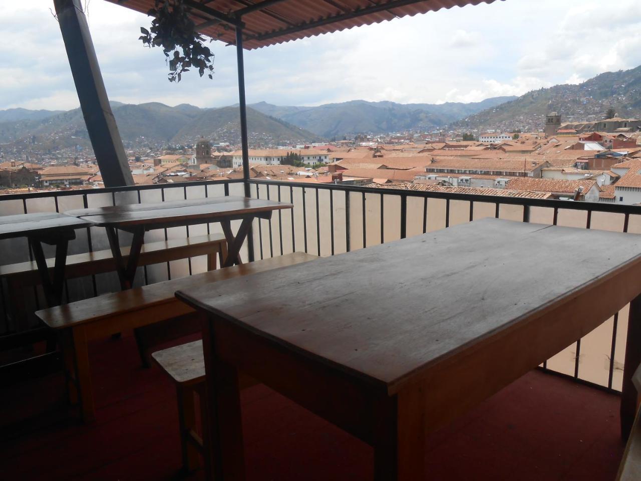 Deyvi's House De Plaza Hostel *