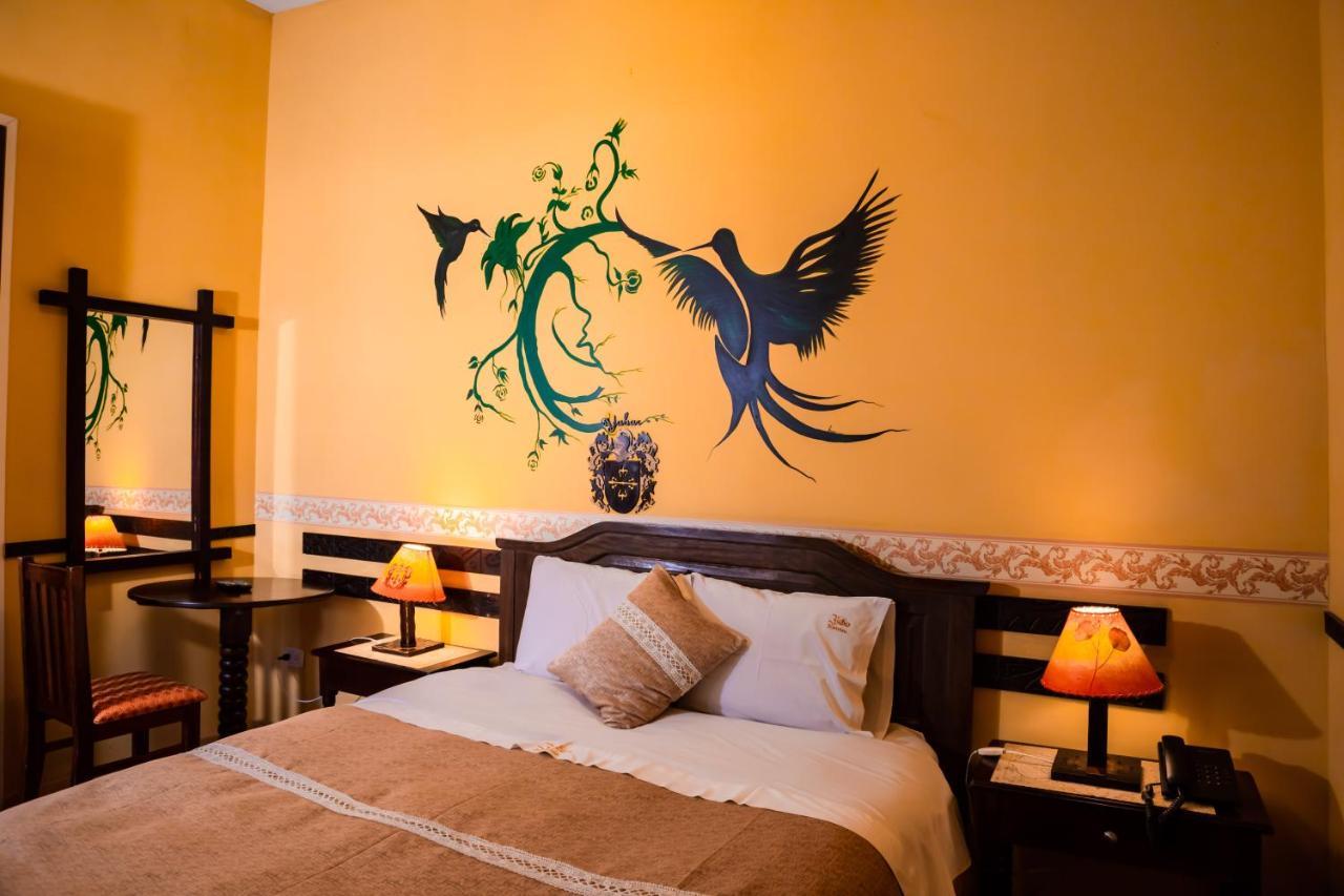 Yabar Plaza I Hotel 3*