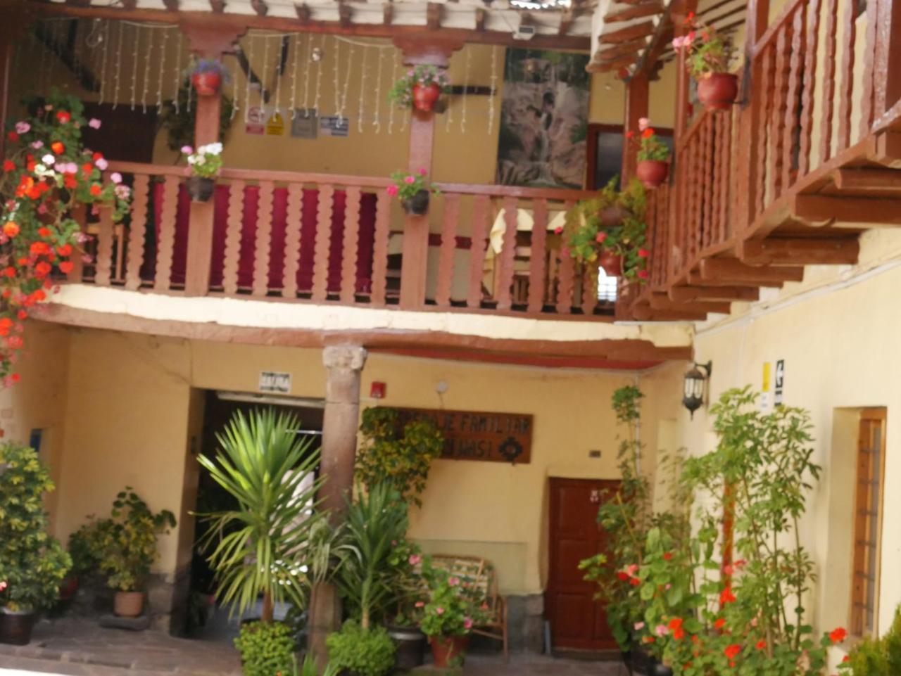 Guest house Muyucmarka Hospedaje Familiar *
