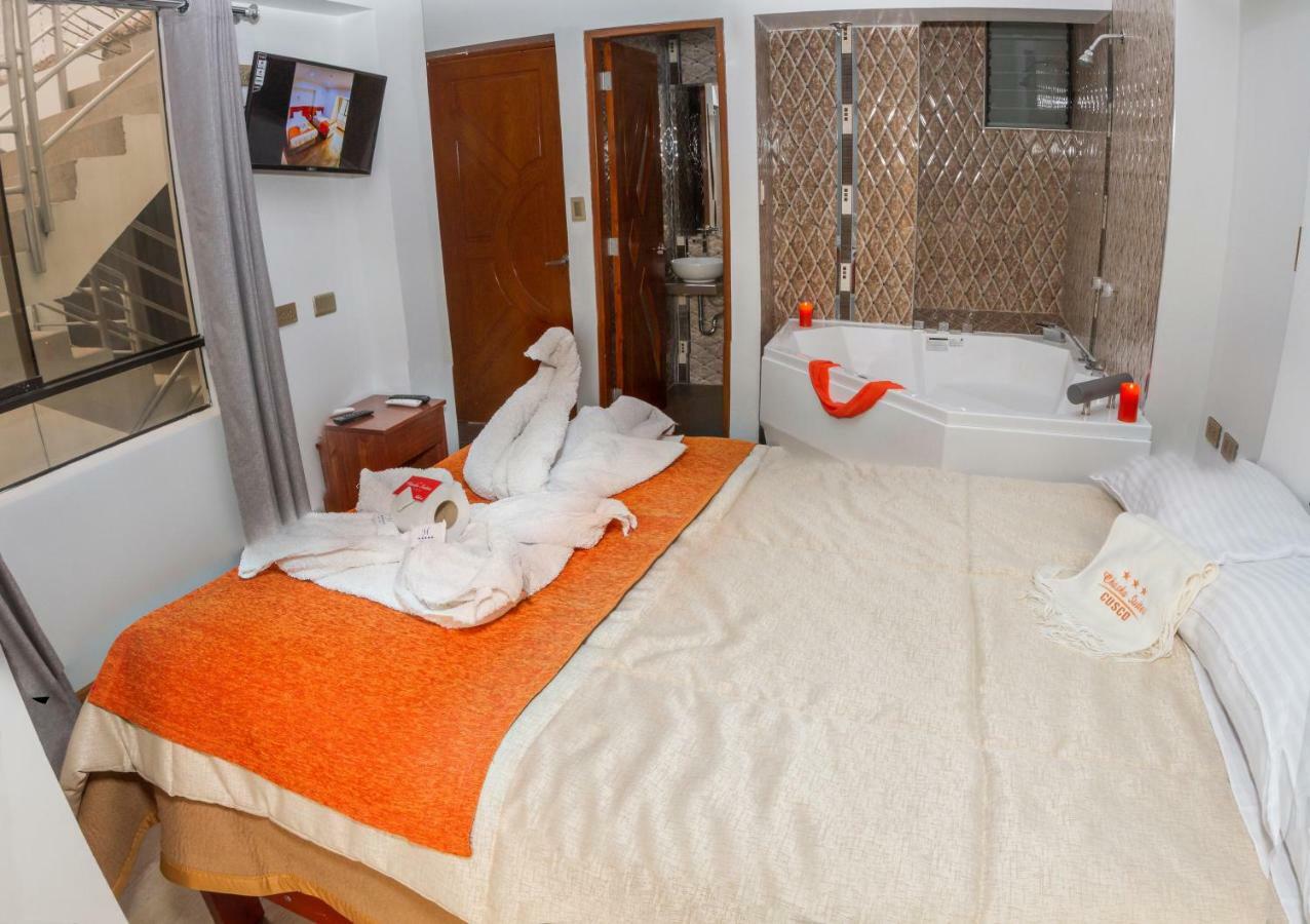 Hotel Chaska Suites *