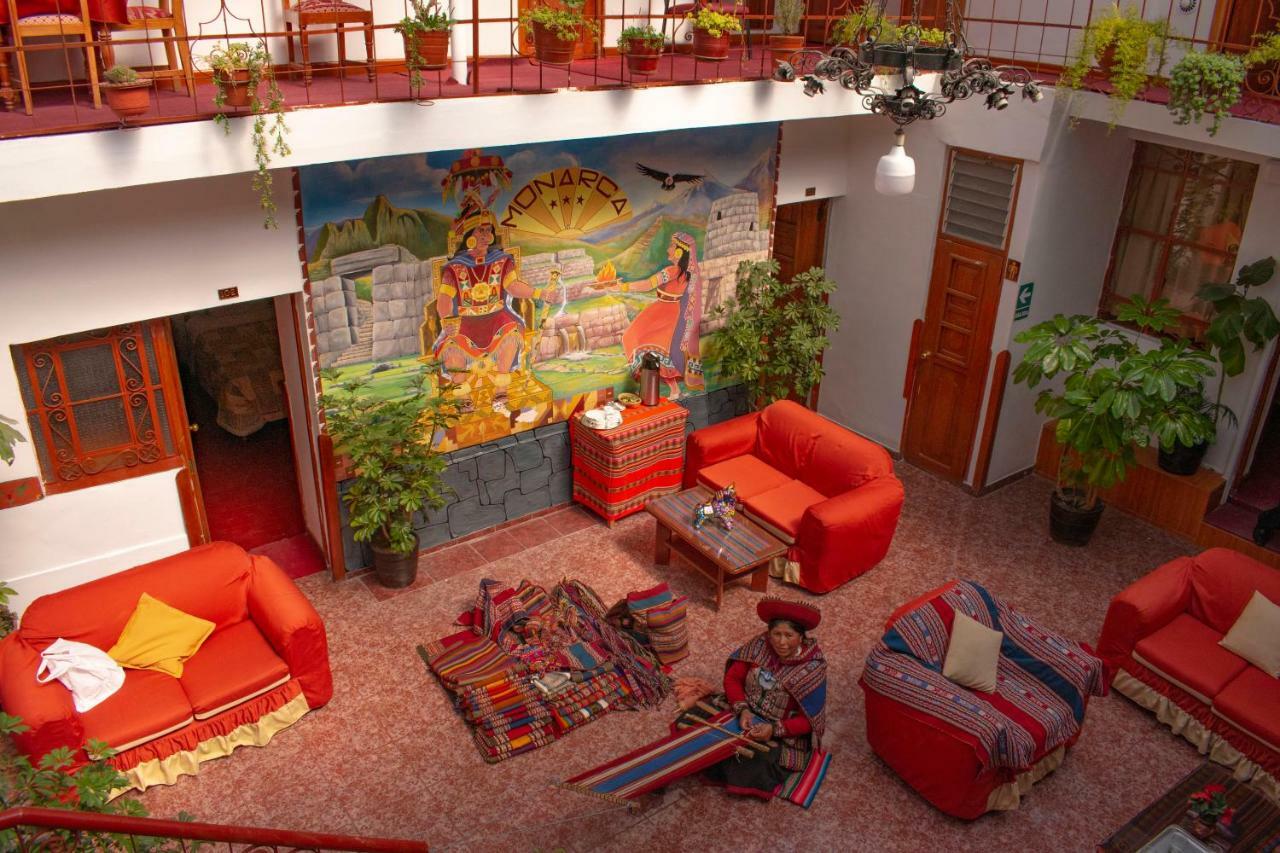 El Monarca Inn 3*