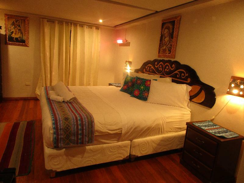 Boutique Gold Garden