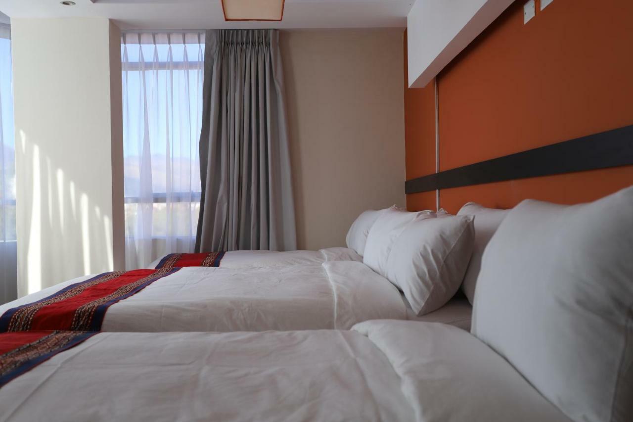 Capac Ii Hotel
