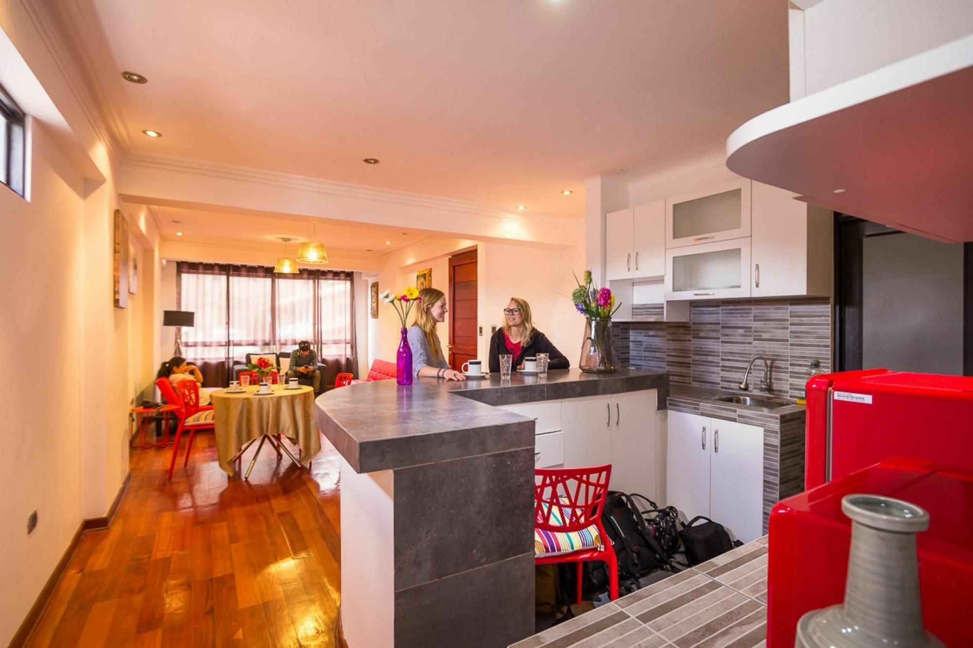 Rhouse Aparthotel