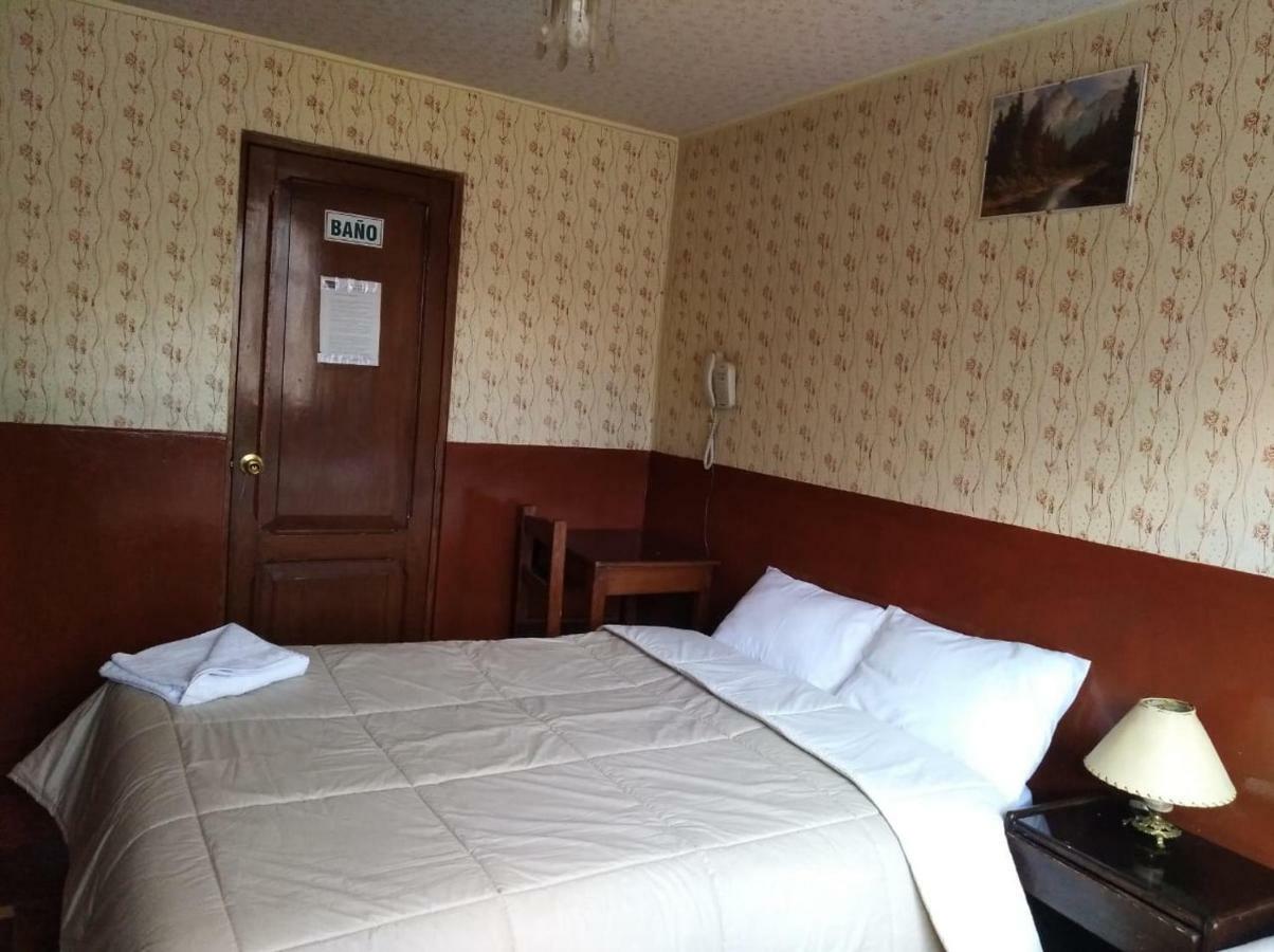 Alejandros Hotel