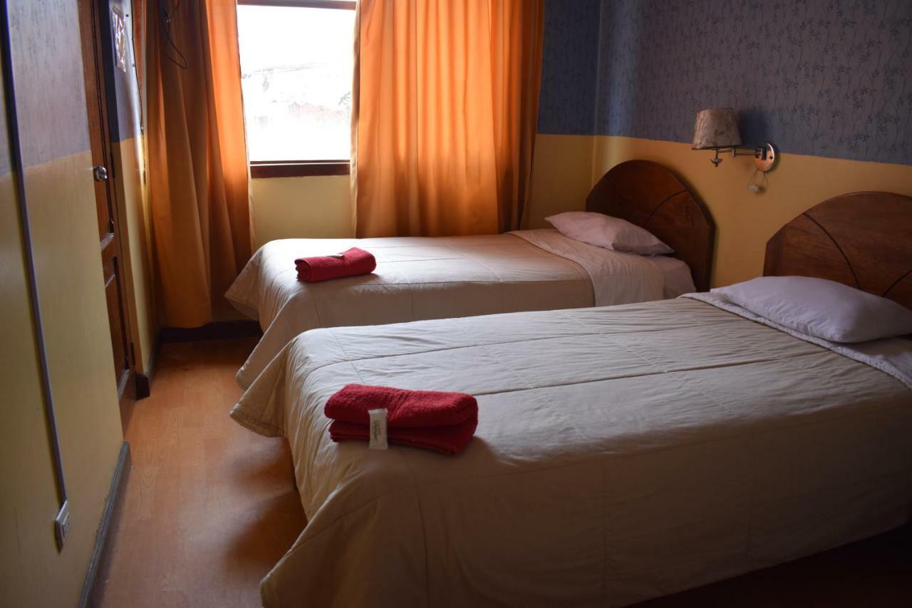 Alejandros Hotel 2*