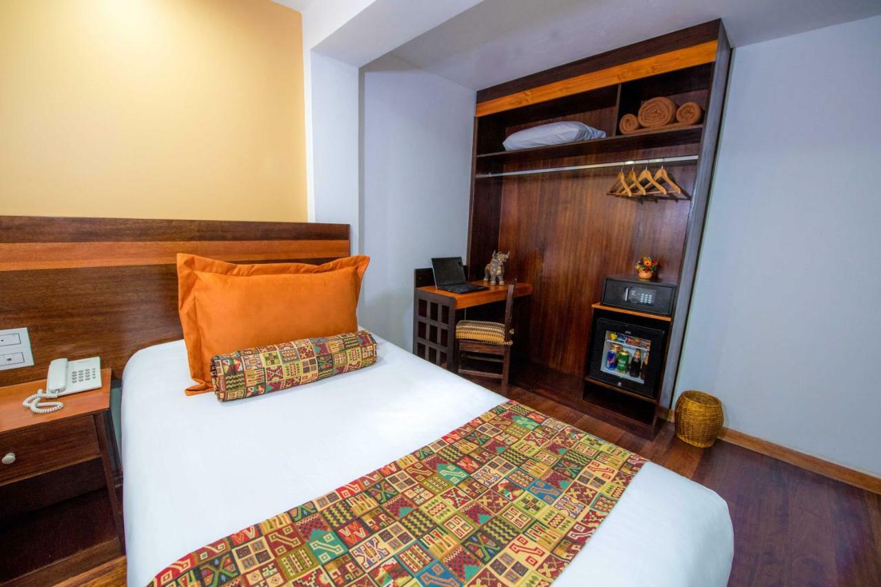 San Blas Hotel