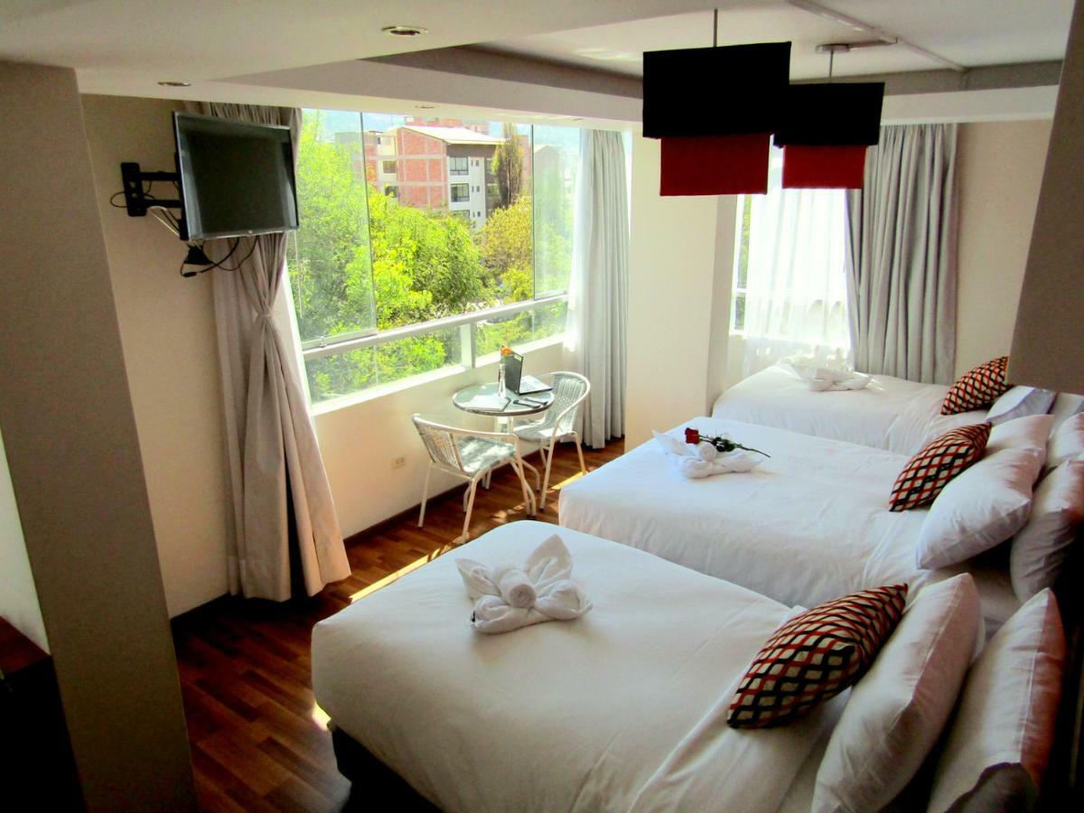 Capac Ii Hotel