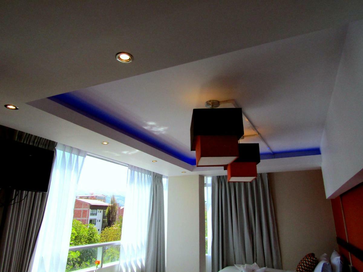 Capac Ii Hotel