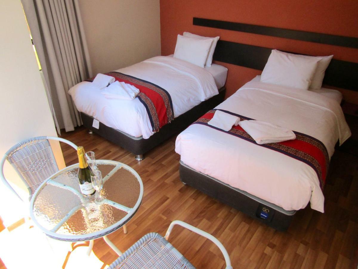 Hotel Capac Ii 2*