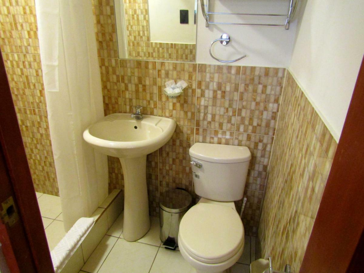 Capac Ii Hotel