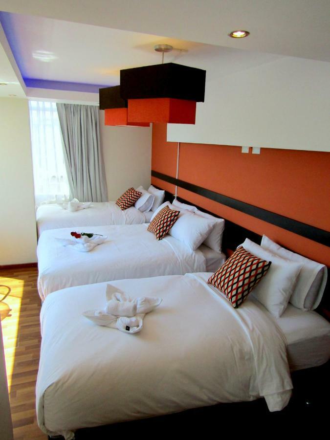 Hotel Capac Ii 2*