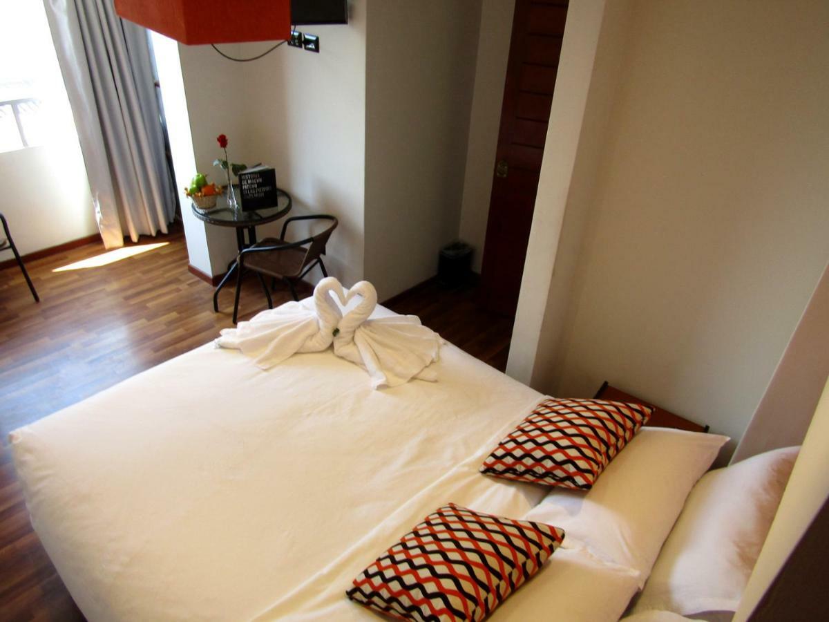 Capac Ii Hotel