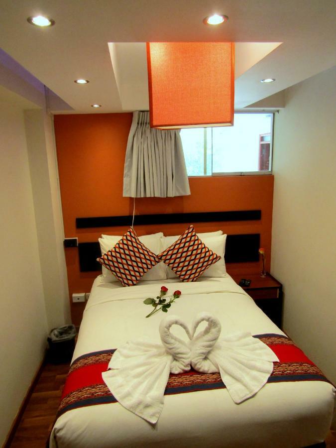 Capac Ii Hotel